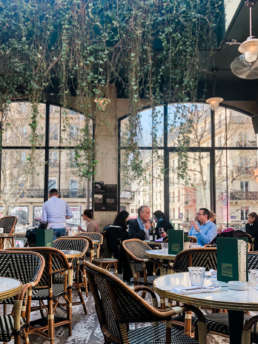 Photo of an open air cafe in Paris, France